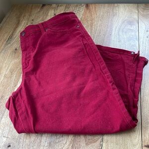 Gloria Vanderbilt, Amanda capri red jeans, size 16. 98% cotton, 2% spandex